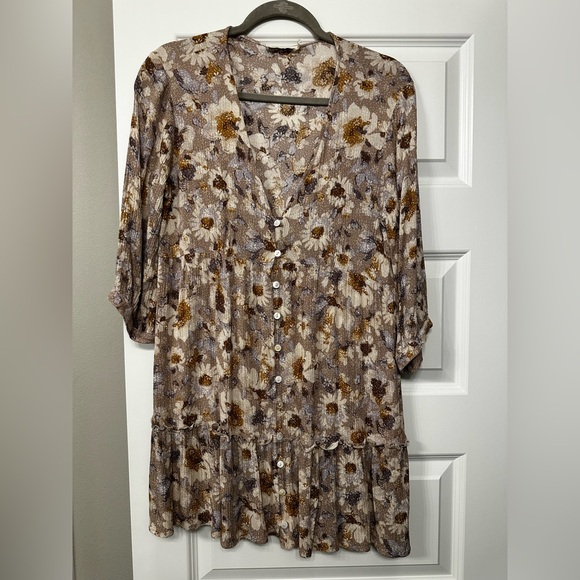 ANTHROPOLOGIE Millibon Brown and Tan 3/4 Sleeve Buttoned Blouse. EUC SIZE LARGE - Picture 1 of 3